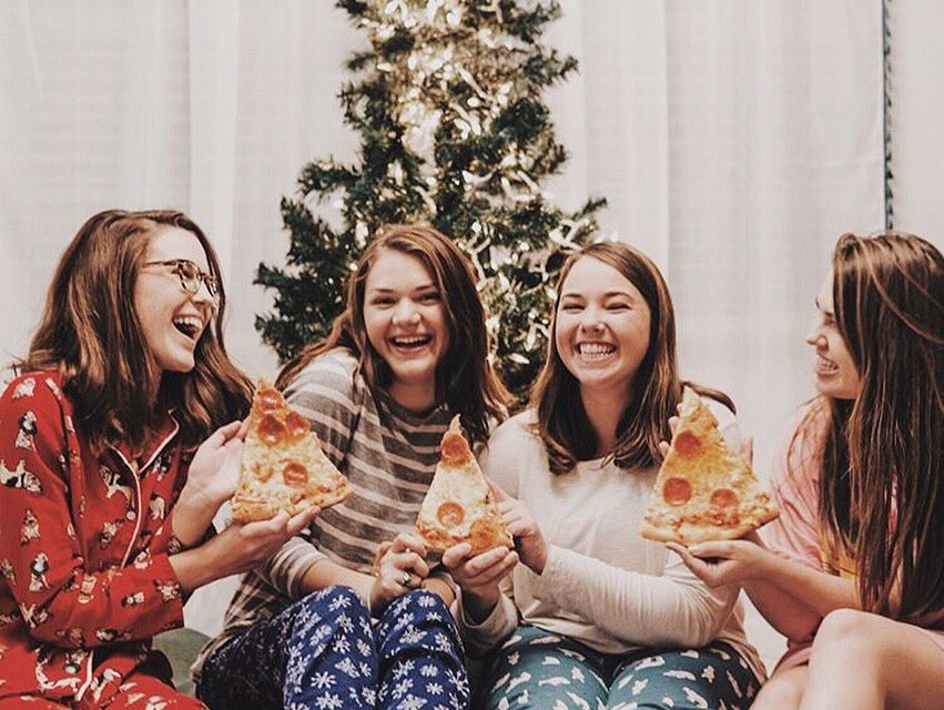 BaylorTriDelta's tweet photo. Happy Founders' Day! This chapter sure has a pizza our hearts ๐ #baylortridelta #DDD129 https://t.co/QbPCPorf28