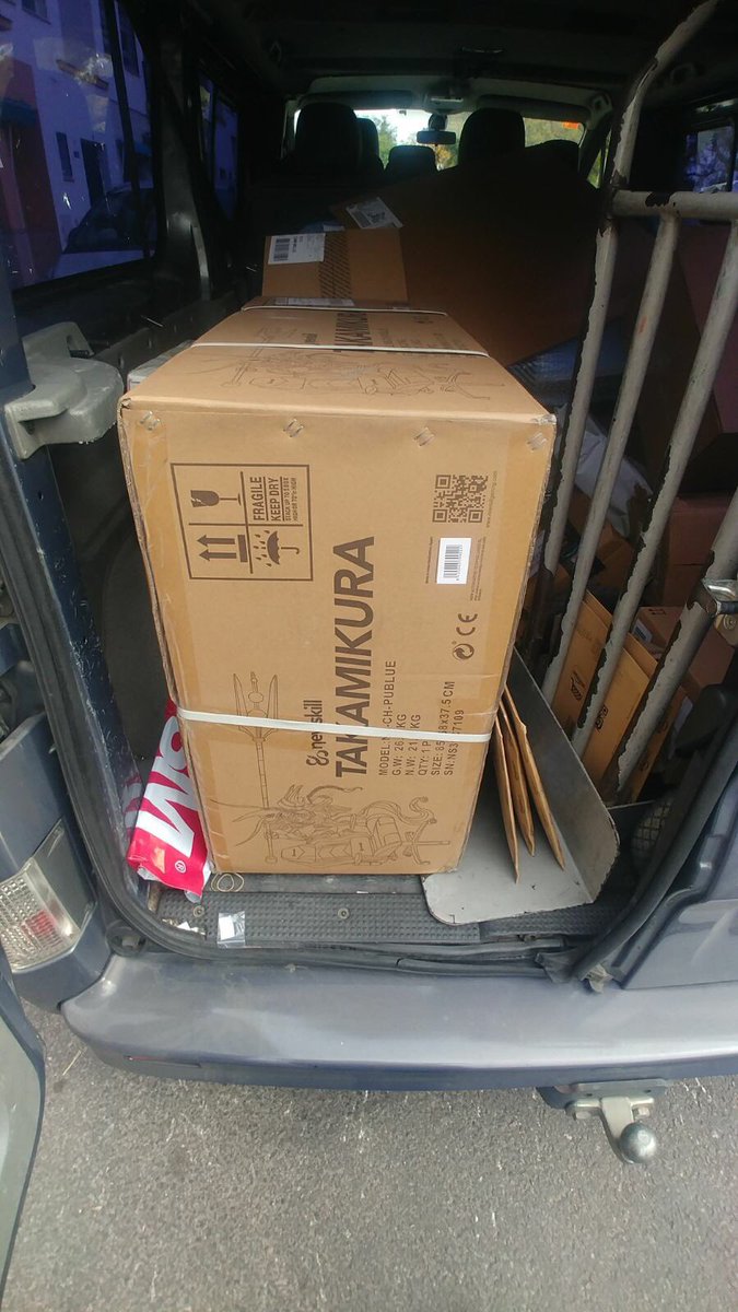 DarioTenis11's tweet photo. Un regalo de mano de @Almuuporras con la ayuda de @newskill_ES  Muchas gracias, muy buen producto y de calidad 👍🏻🤤 https://t.co/0tD1zFRMHU
