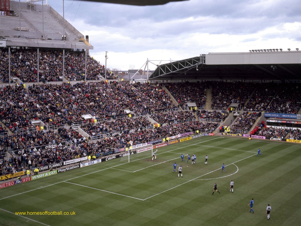 HOMESofFOOTBALL's tweet image. Building up the Leazes End
NEWCASTLE UNITED year 2000
by Stuart Roy Clarke 
homesoffootball.co.uk #nufc
