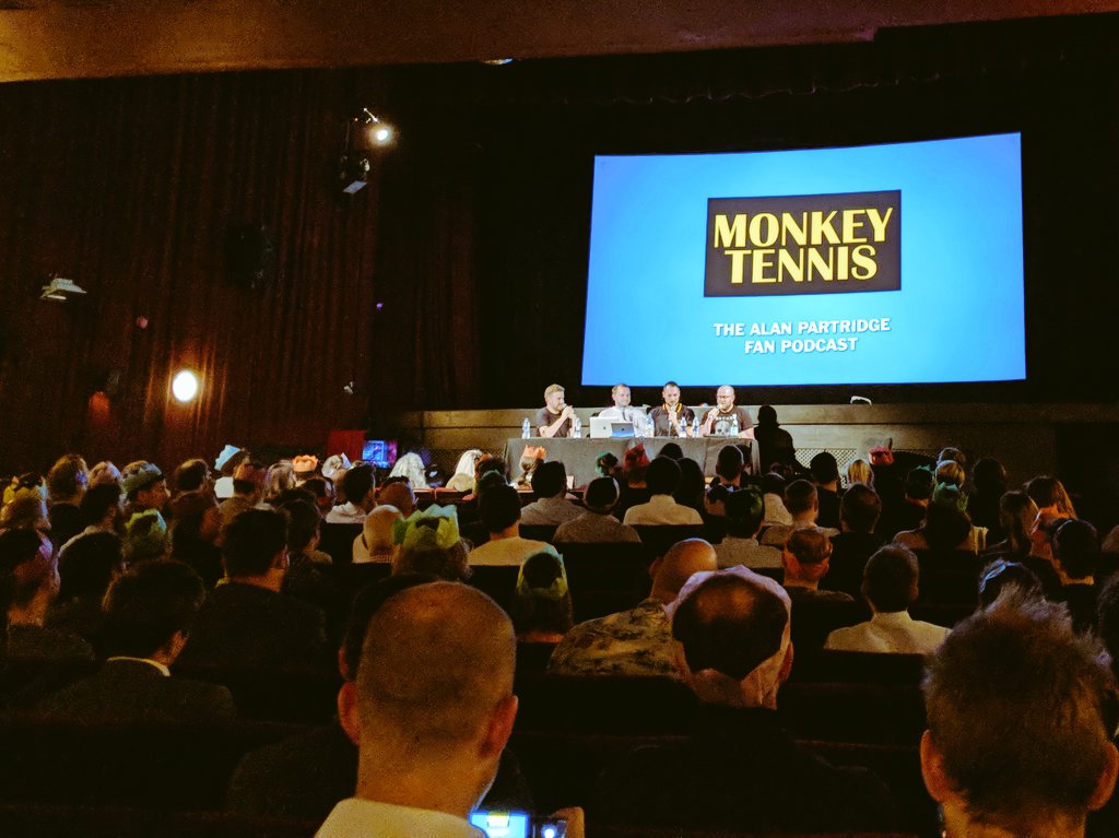 MaximLutkin's tweet photo. @ThePartridgePod at @ThePCCLondon #MonkeyTennisLive https://t.co/i0sefENuO4