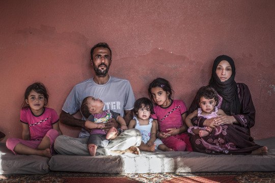 UNDP's tweet photo. 65  million people  worldwide  had  been  forcibly  displaced by conflict. 
But did you know, developing  countries host 86% of internally displaced people, asylum seekers &amp; refugees? #Standup4HumanRights https://t.co/FypJshLmTz
