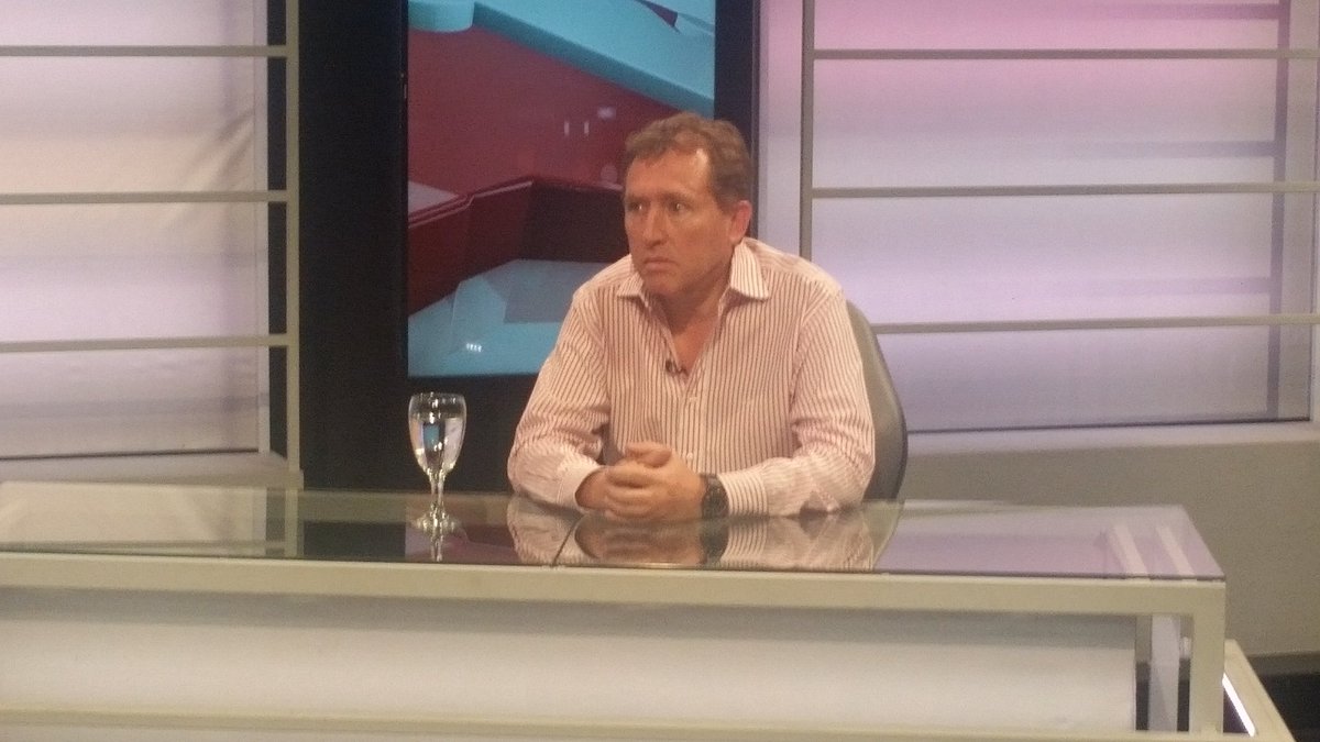 MesadeDialogoOk's tweet photo. Dante Rossi presenta su libro y no se guarda nada para criticar lo que hace mal el gobierno nacional.

Imperdible.

21 horas.

Canal C. https://t.co/mLl90nQIGJ