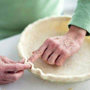 CynthiaWenslow's tweet photo. Pie baking has begun at Chez Cynthia! Click through for a great video for those of you new to pie-making: How to Make a Special Edge on a Piecrust https://t.co/dIK8SNaDW5 #thanksgivingtips #pie #baking https://t.co/lz3FUlCb98