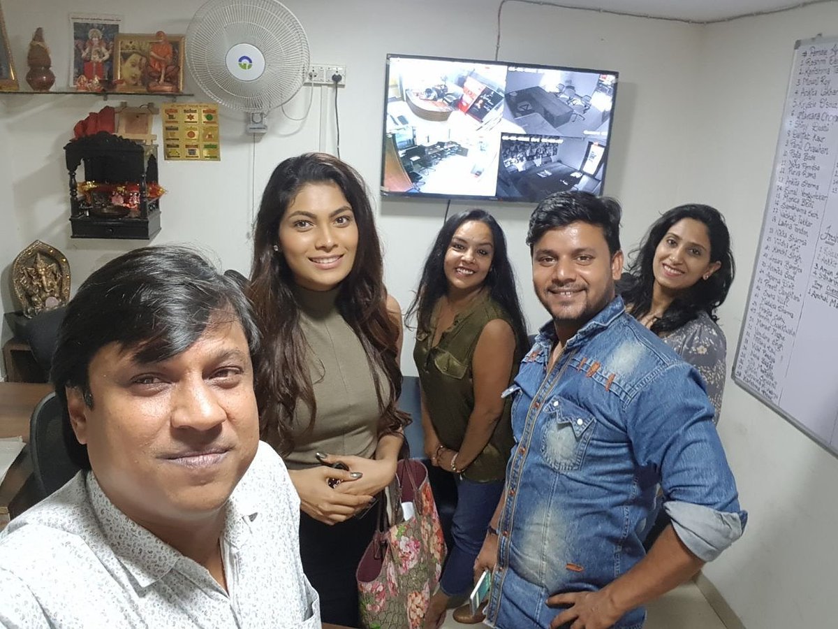 PinnacleCelebs's tweet photo. Our director Santosh Gupta with Lopamudra Raut! Something exciting is coming up soon. Stay tuned.
#LopaMudra #HotAndSizzling #PinnacleCelebrityManagement #CelocityEntertainment #SantoshGupta #CelebrityManager https://t.co/wgPTRge4vu