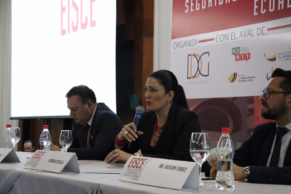 EISCE_ec's tweet photo. Verónica Sevilla Gerente General de @EPMQuitoTurismo junto al panel de Ciudades m��s Seguras y el rol de los Gobiernos Locales. https://t.co/FuVf1zC9hR