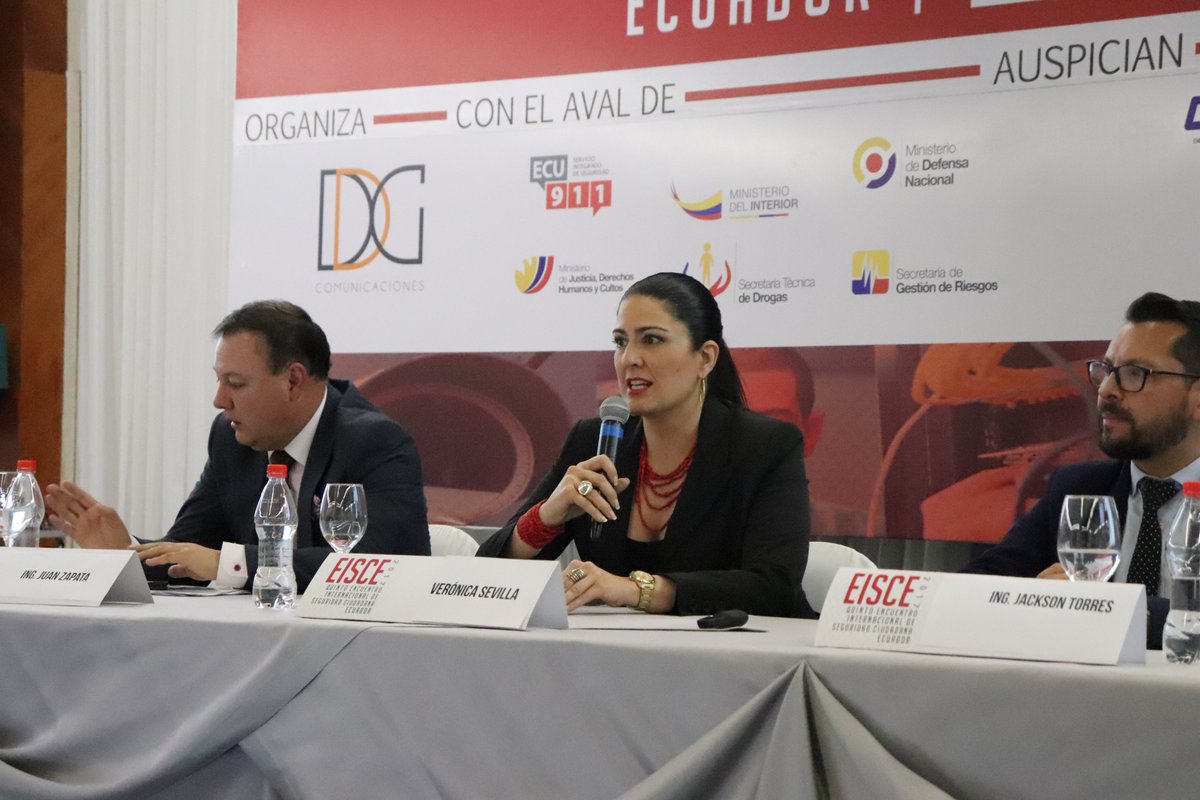 EISCE_ec's tweet photo. Verónica Sevilla Gerente General de @EPMQuitoTurismo junto al panel de Ciudades m��s Seguras y el rol de los Gobiernos Locales. https://t.co/FuVf1zC9hR