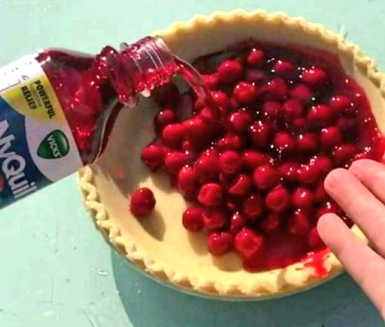 CulturedRuffian's tweet photo. Making some dessert for the family Thanksgiving Dinner tomorrow. #Blessed https://t.co/haAvHhz6kb