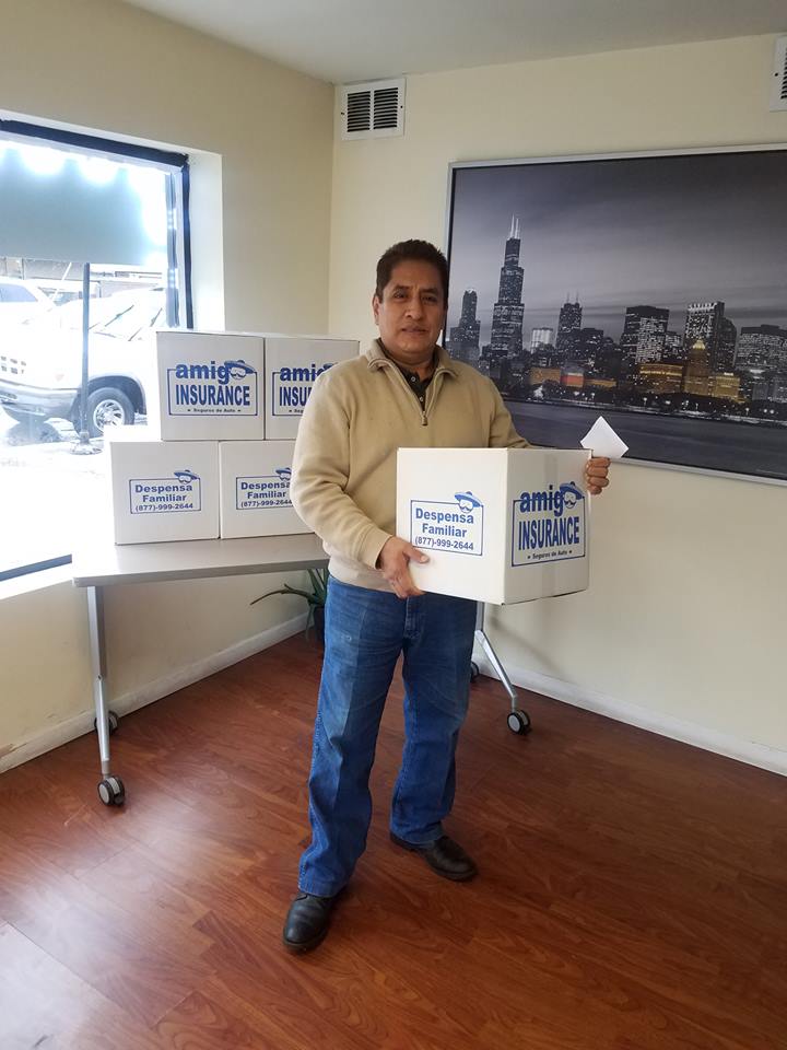 SegurosAmigo's tweet photo. En Amigo Insurance nuestros clientes siempre son lo primero. Este año hemos continuado nuestro programa "Devolviendo" donando despensa de alimentos a nuestros clients. ¡De nuestras familias a las suyas, tengan un Feliz Día de Acción de Gracias! #HappyThanksgiving #AmigoInsurance https://t.co/AZVRGcUGYW