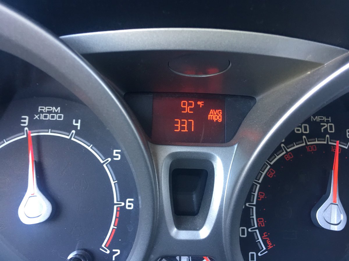 Knightwolfsd's tweet photo. Gotta love the weather here in November <3 #DesertFall https://t.co/ObIFoTsbUo