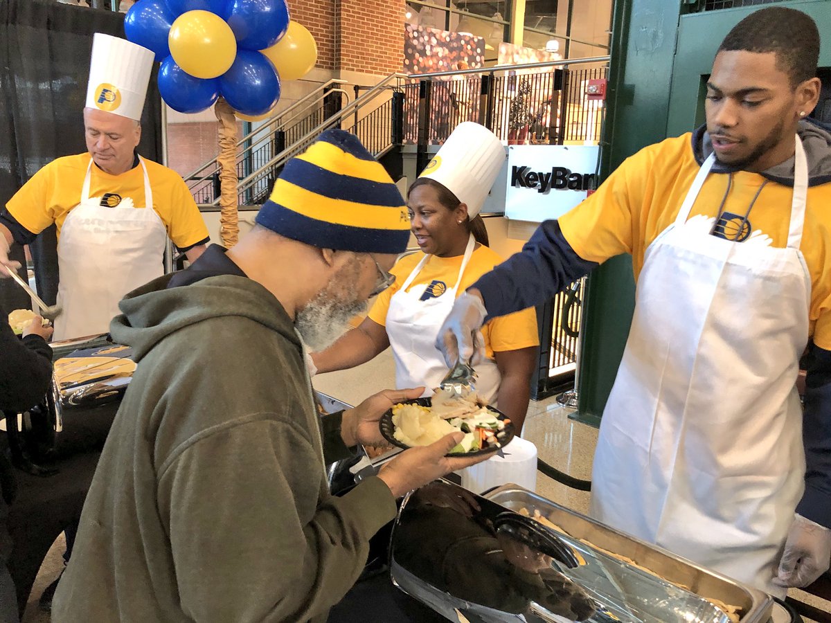 Pacers's tweet photo. Proud to serve dinner to those in need tonight. 

Happy Thanksgiving! 🦃🍽🍁 https://t.co/S7kg6gayi9