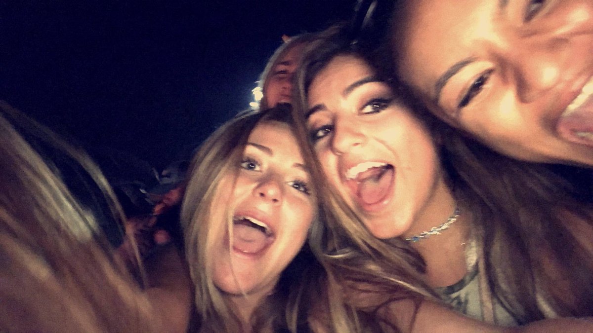 rinaalore's tweet photo. happy birthday sweet girl, hope your day was perfect!! love you bunches💖 @ccarolineokeefe https://t.co/0vcokazTnL