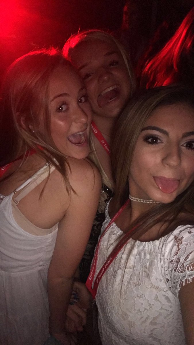 rinaalore's tweet photo. happy birthday sweet girl, hope your day was perfect!! love you bunches💖 @ccarolineokeefe https://t.co/0vcokazTnL