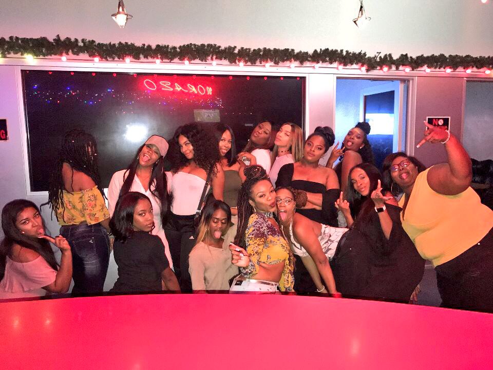 symonebrielle_'s tweet photo. @searchmiracle This is one of my favorite pictures of me and my pearLS. It shows us in our forever mood, and we were able to be as loud as we normally are without being judged. I love all y’all lil ugly dudes💕 https://t.co/cFOVKI0FPk