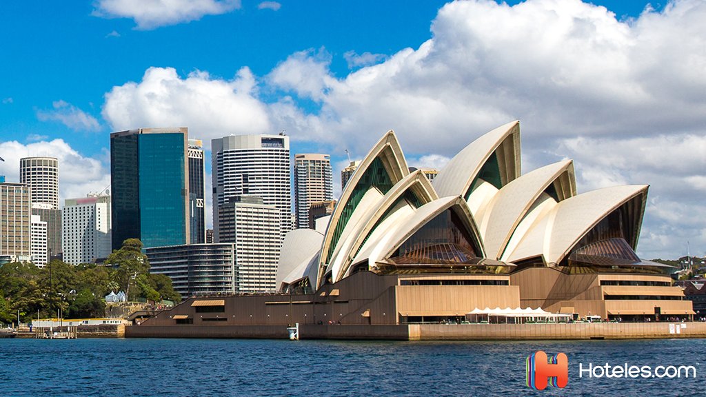 No importa si son gustos culposos o greatest hits, cada destino tiene su propio soundtrack.  Compártenos tu playlist para viajar. #DíaDeLaMúsica