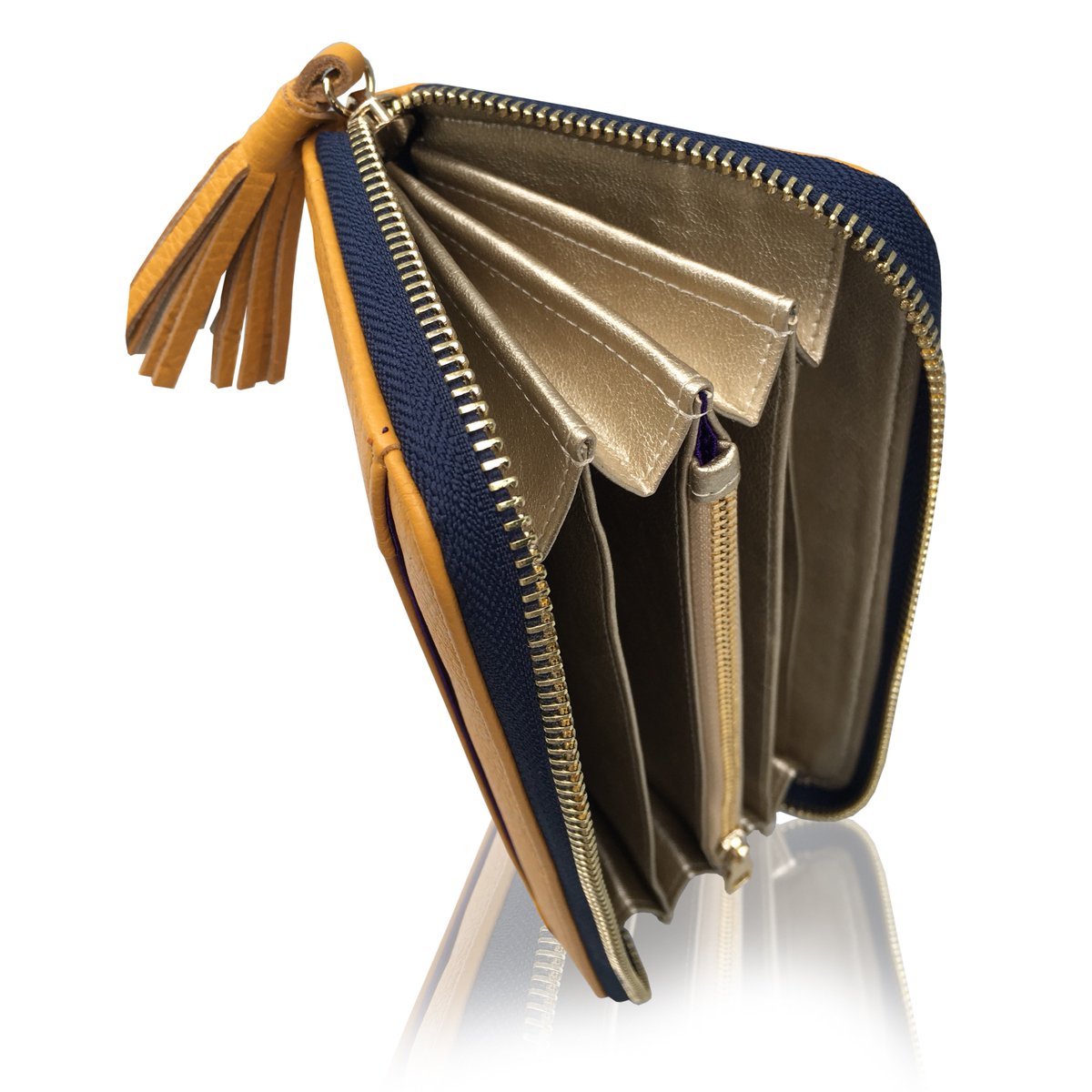 DestiSaint's tweet photo. These gorgeous #leather #wallets in Midnight, Amber and Teal with their contrasting interiors are part of our new Finlay Collection. 
Available from our website, on line with @reebonz @SocietyBoutique @TemplesMarkets or selected retailers.
#travel #accessories #travelwallets https://t.co/5Vfp65zwWN