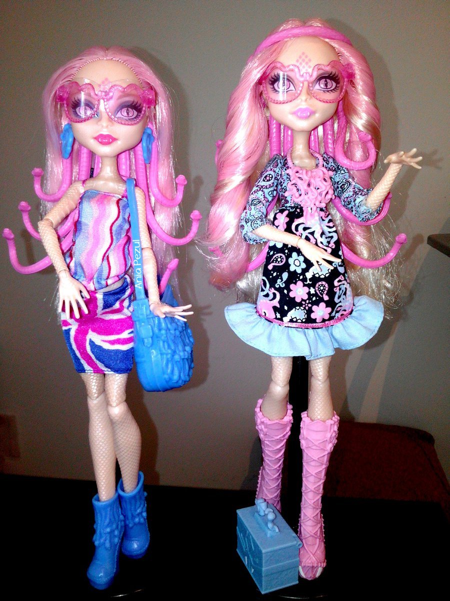 MHEuroCollector's tweet photo. Vipers from my collection #ViperineGorgon #MonsteHigh #Dolls https://t.co/KjKV7SPiTE