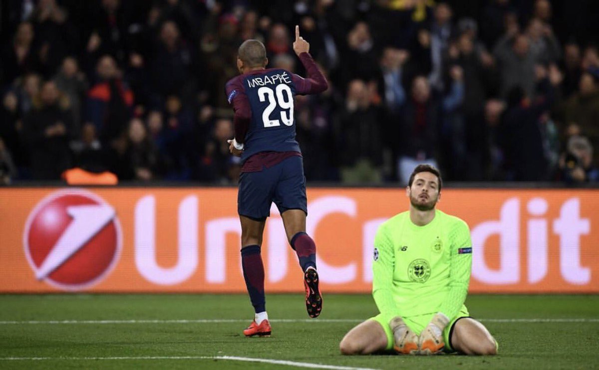 KMbappe's tweet photo. Victoire 7-1 contre le Celtic 🔴🔵 https://t.co/AN3QTf6rPa