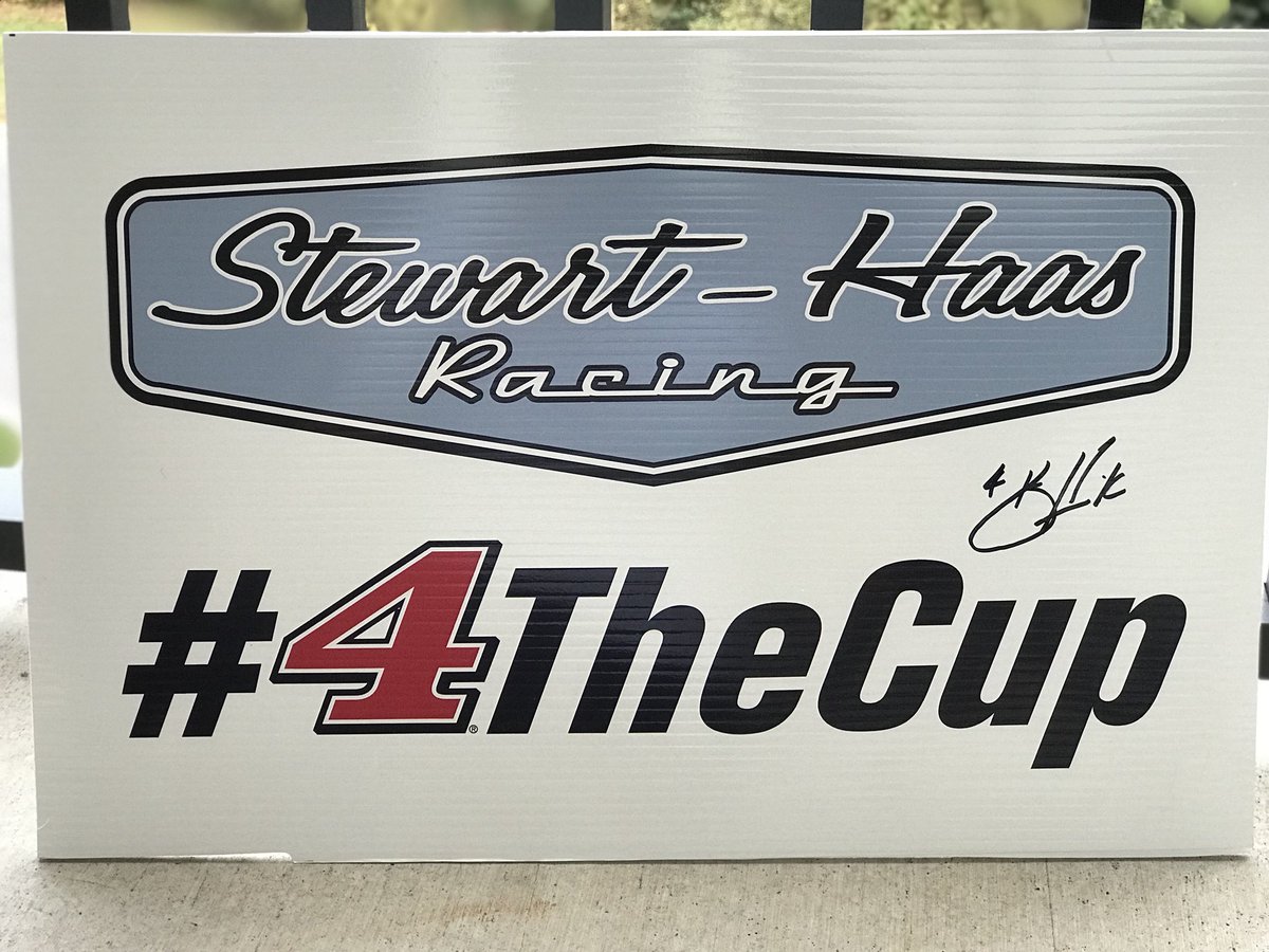 KevinHarvick's tweet photo. Retweet and follow me for a chance to win a ✍🏻️ #4TheCup sign. 4 winners selected at random in 4 hours. #WinItWednesday https://t.co/rK7jV4D7Gw