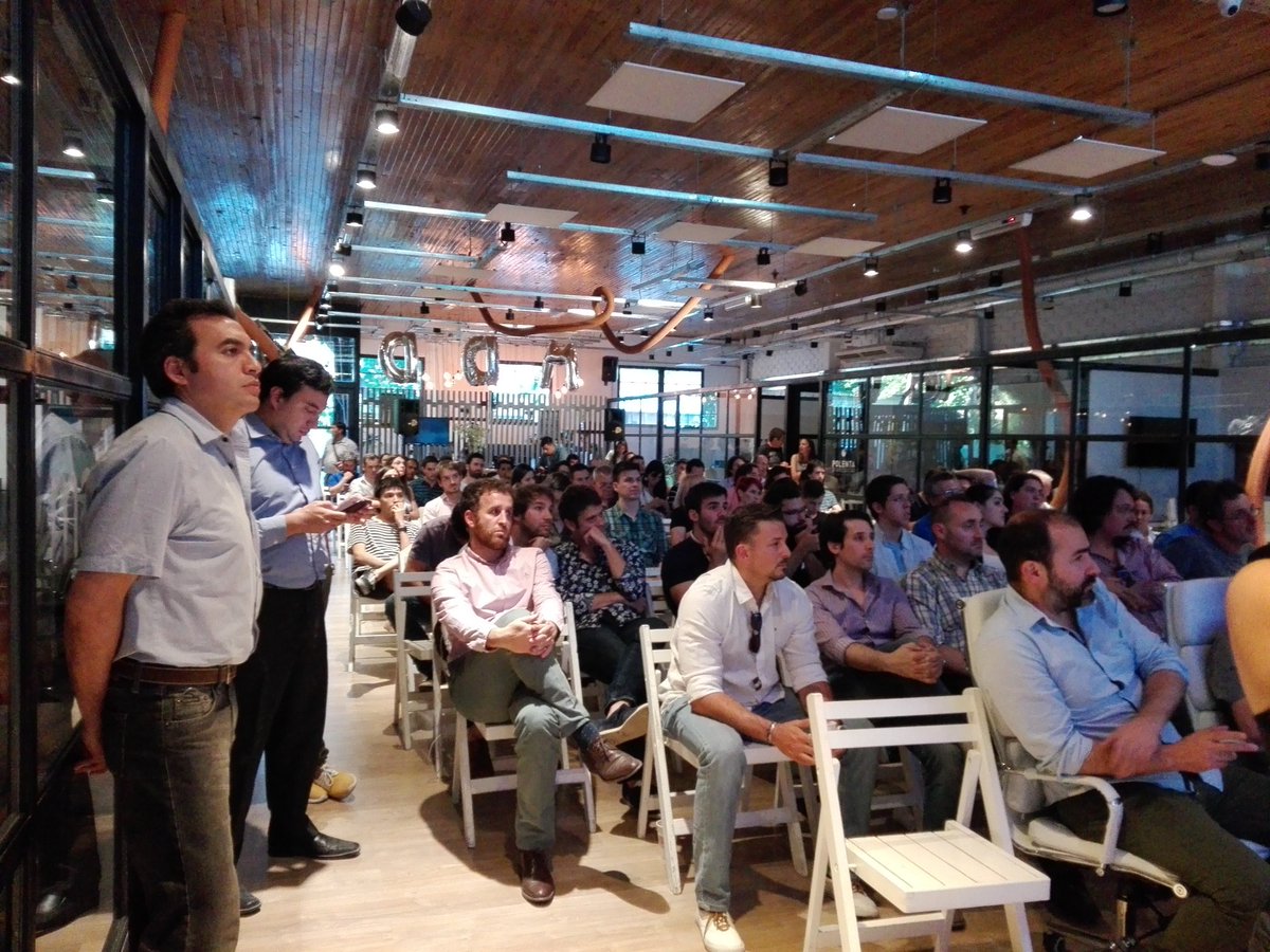 m_belenf's tweet photo. @CampusOlegario a pleno en la final del #MDD2017 https://t.co/HHDbtb33EJ