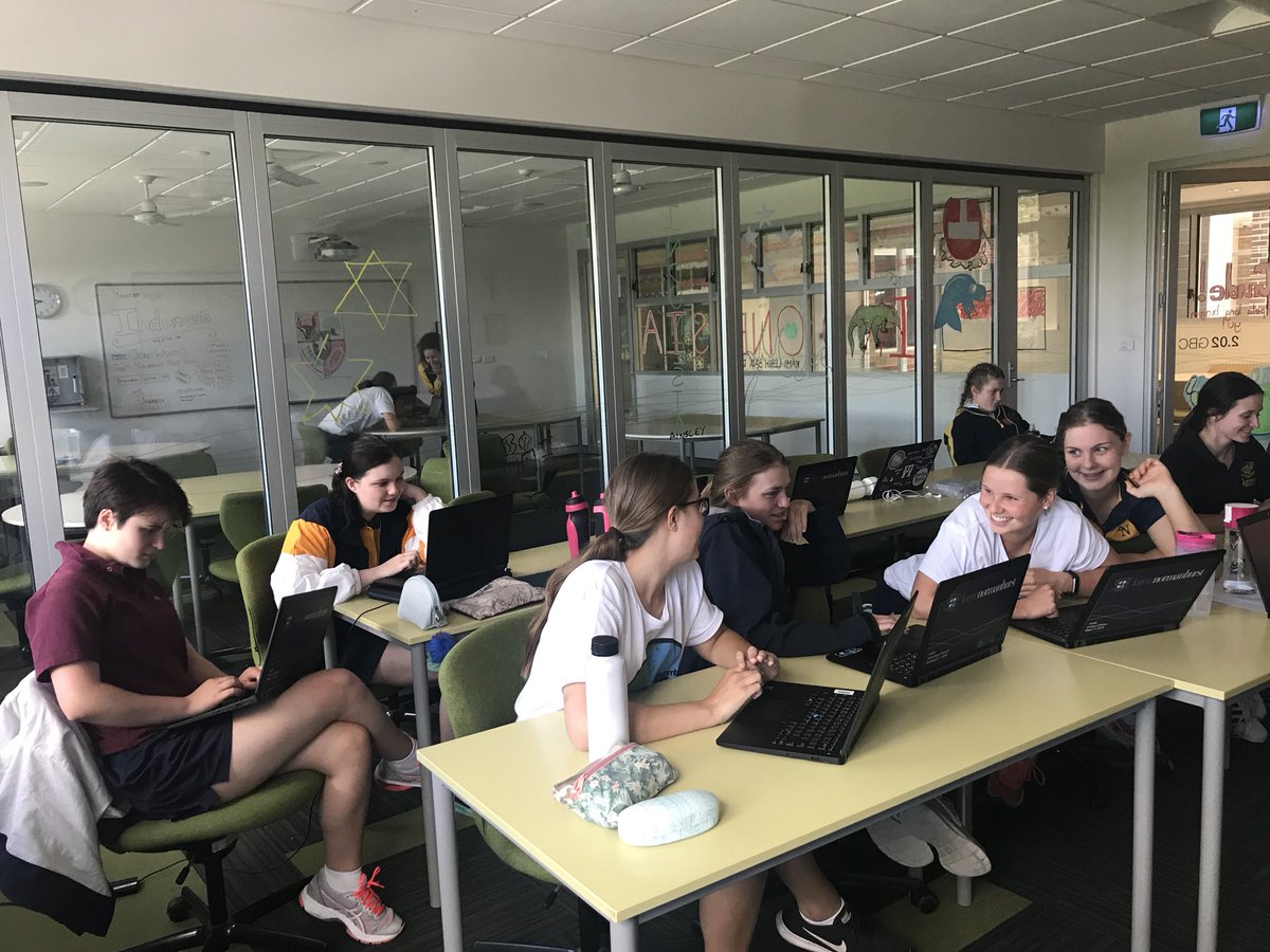LoretoLearning's tweet photo. #YCON2017 Working Party on Environment focusing on improving air quality and tackling deforestation. https://t.co/nSznNT4IeY