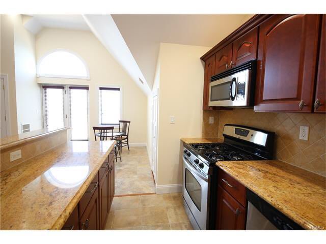 RealtorSans's tweet photo. Amazing 2 bedroom 2 bath water front condo in the Bronx ! Only $669,000 ( Hablo Español ) https://t.co/RIiT9sTH2s
