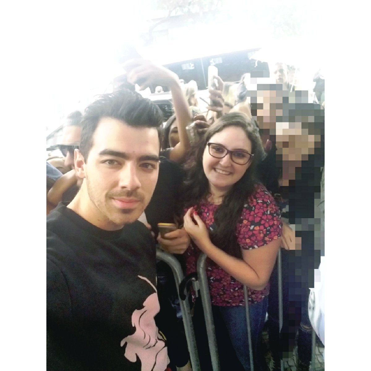 paulaJONAS tweet media