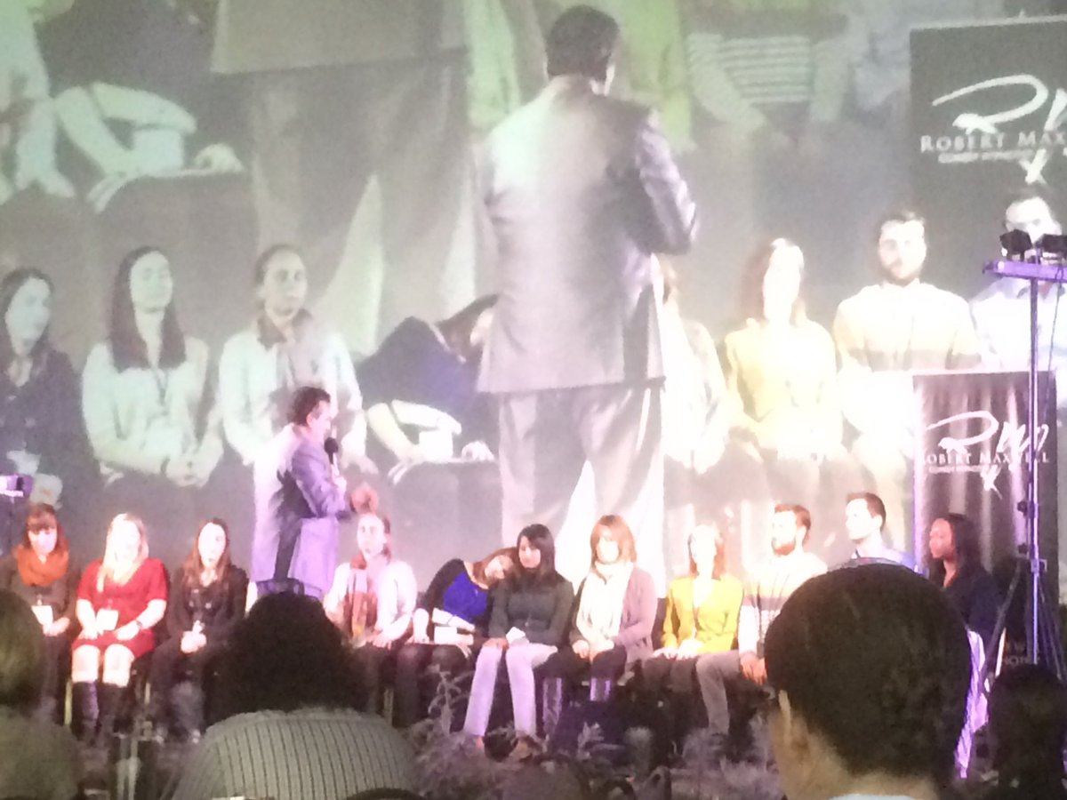 PaulToffoletti's tweet photo. Robert Maxwell and his hypnotized victims. Ha ha. This is a great show!! #Latornell2017  #Latornell17 https://t.co/FKkFG82y5T