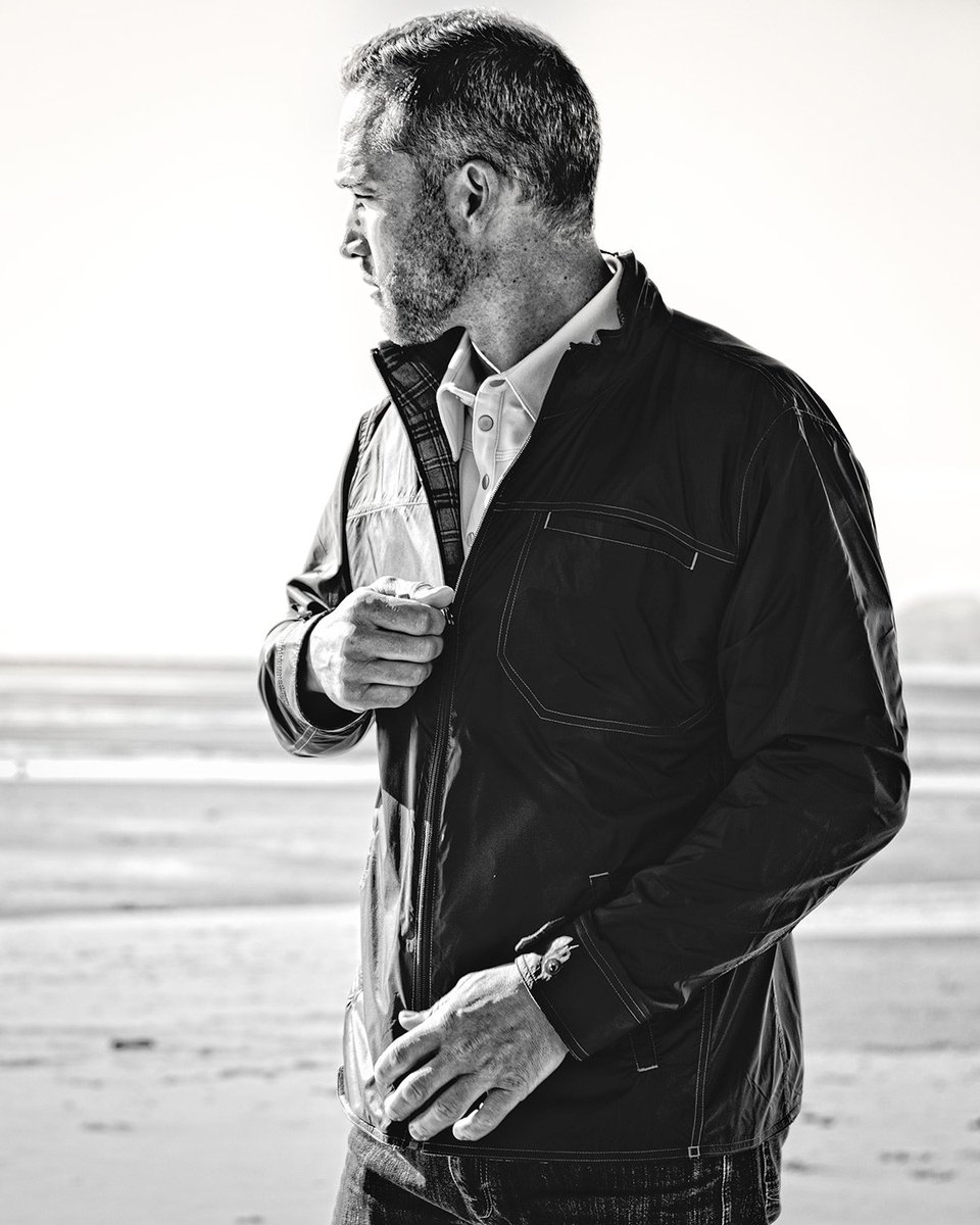 QEDstyle's tweet photo. Your closet is missing one item. The Willard jacket is a fully reversible zip-up that looks even better once you put it on. #menswear #QedStyle https://t.co/9Sbxvpsgcy https://t.co/vRliIS32BL