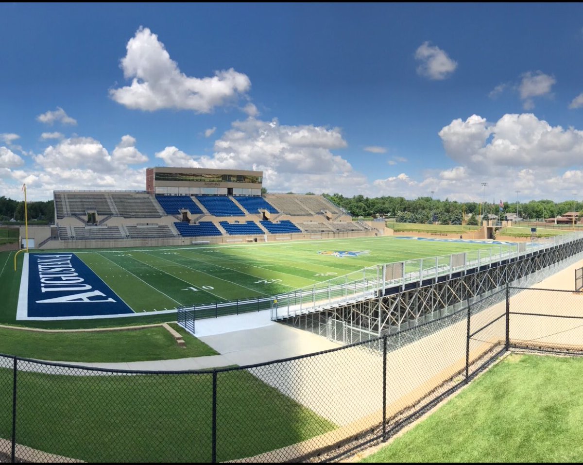 CurtisHaugen3's tweet photo. Proud to announce I️ have received an offer to play football at Augustana University! #18oardTheShip #GoVikings https://t.co/QZX4rpANax