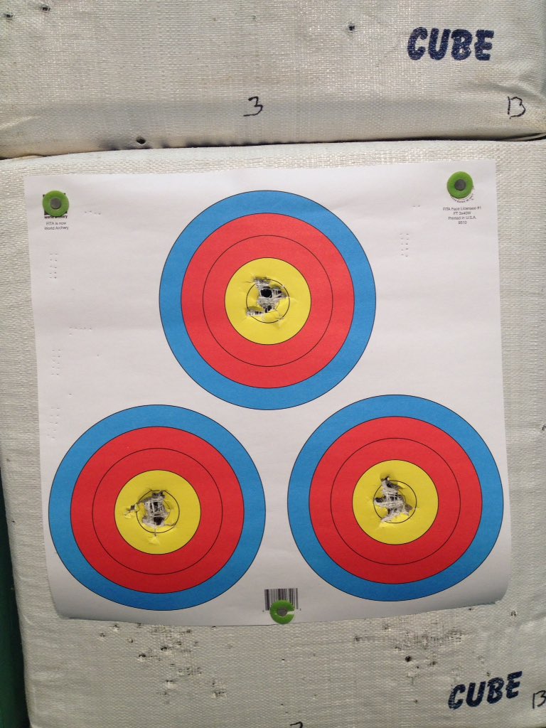 JustinMarchery's tweet photo. Somewhere in there is someone that can shoot a bow...120 arrows for the night, had an end of 9,10,10..then hit 77 out of the last 81x's. Need to avoid that bad end and shoot like that consistently. Keep plugging away..#Mathews #Rogue #TruBall #Axcel #GoldTip #Bohning #DeadCenter https://t.co/8FJwbiJXce