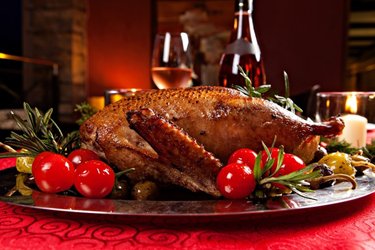 AmaresIX's tweet photo. The #ThanksgivingDinner, besides being a beautiful tradition, is a moment to spend time with family and friends, and @CaladeMarResort we know it. https://t.co/rZxo307toT