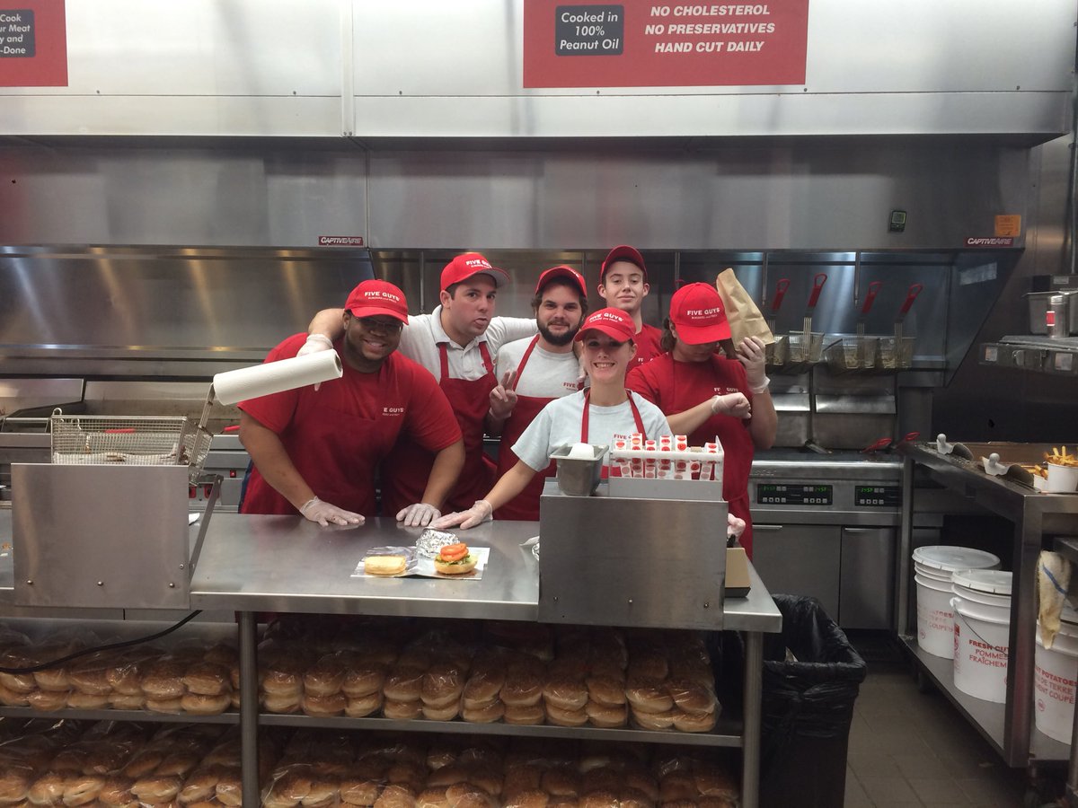 FiveGuysCFL's tweet photo. Waterford Lakes is ready for their spirit night with East River High School Band! Come in and support your local community! #FiveGuysofCentralFlorida https://t.co/VWdTSZ3iHt