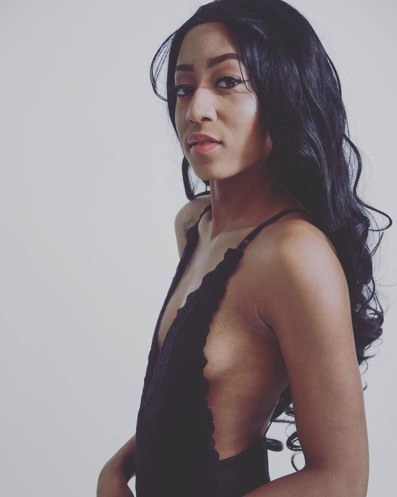 jadybates's tweet photo. Glowing over here. [Beautiful @iamkyrajaniece modeling] #glow #beauty #quietjoy #indoor #photoshoot #posinglikeapro #modelslife #actorslife #shesapro #photography #designedlighting #publishedphotographer #photographyislife #creatives #creativesoul #artis… https://t.co/fQa5Xal1Ai https://t.co/MgwagwsbdF