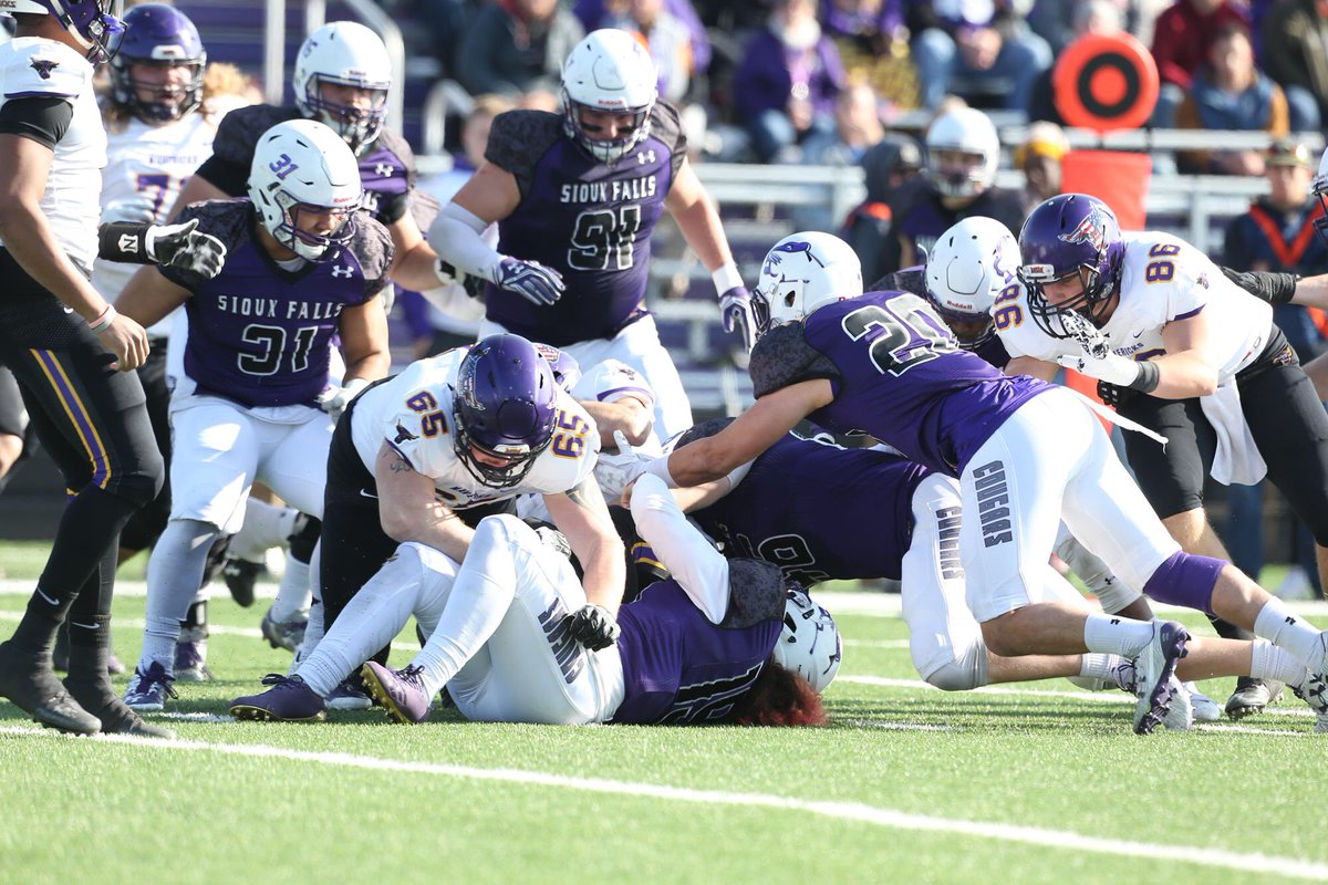 EasyMoneyJoe's tweet photo. Extremely blessed to say I’ve received another offer from the University of Sioux Falls!!! Thanks to @CoachChapin for recruiting me and giving me another opportunity to play football! #ChainGang https://t.co/o4PJArWN8B