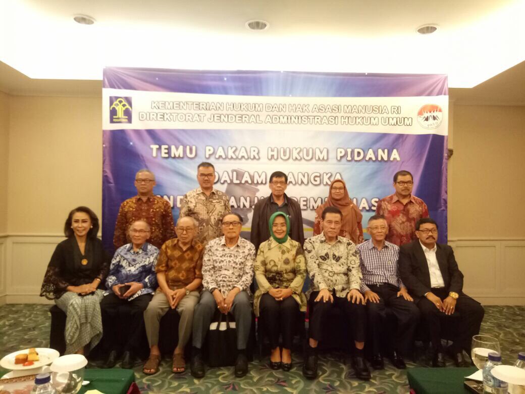 Guri Besar dn Doktor Hk Pidana kumpul bahas RUU KUHP