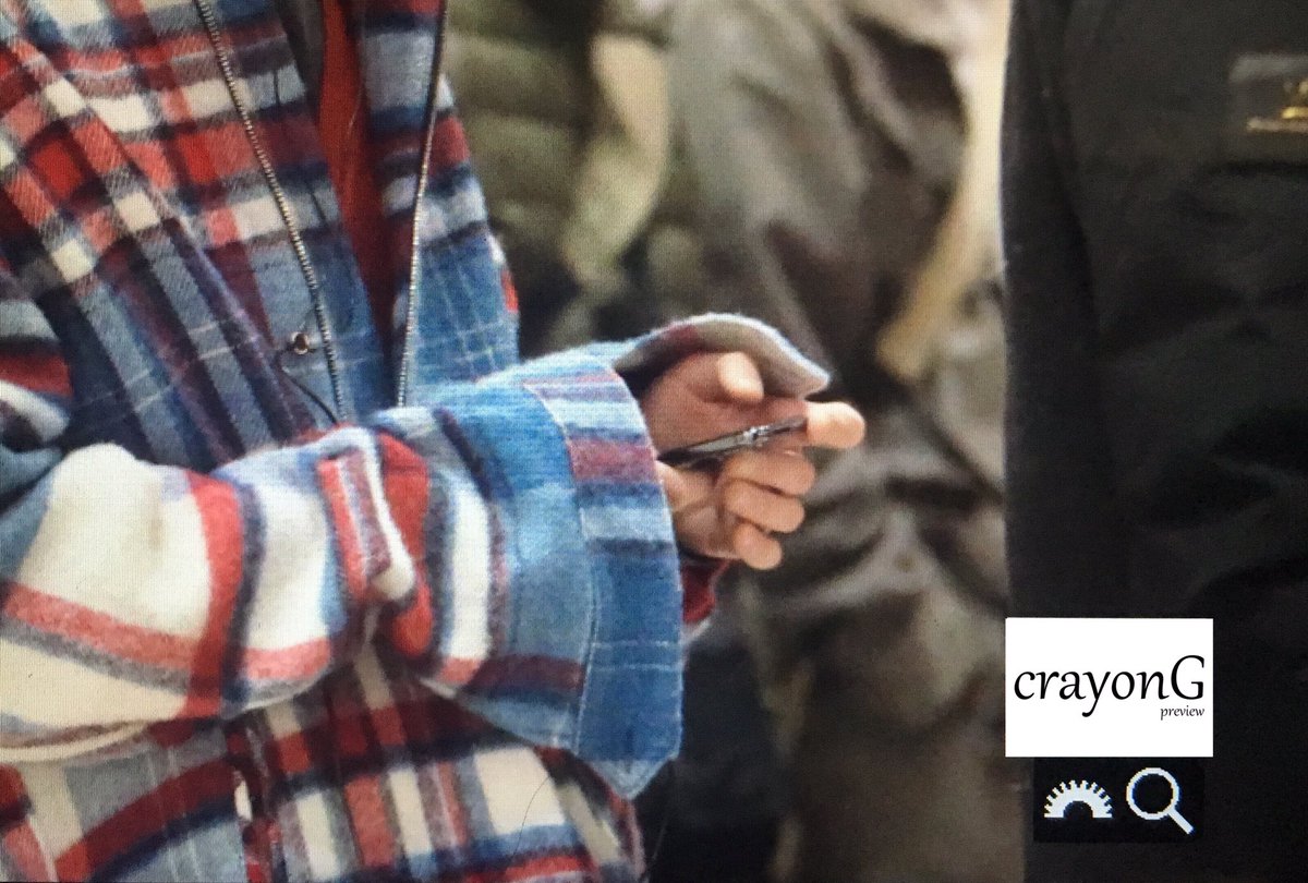 crayonG_cn's tweet photo. #GDRAGON 2017.11.23 김포공항 출국 #권지용 잘 갔다오세용😊😊#crayonG IBGDRGN https://t.co/L4sh47JeY1
