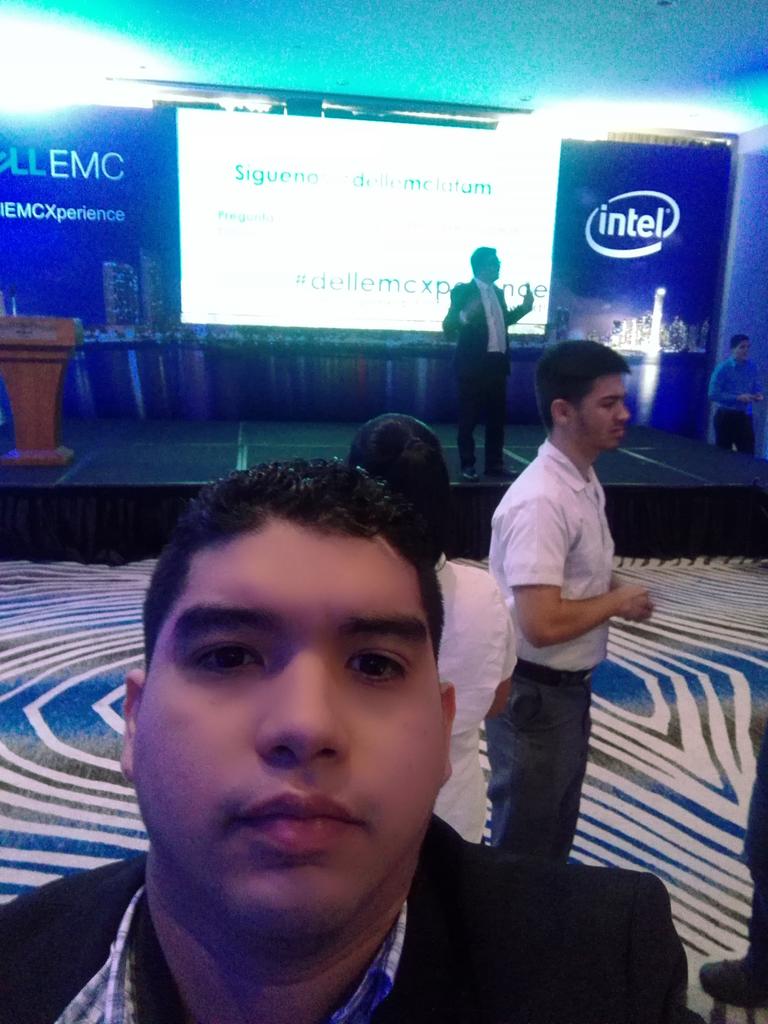 AnthonyR3's tweet photo. #DellEMCXperience https://t.co/JxmsnFrGAY