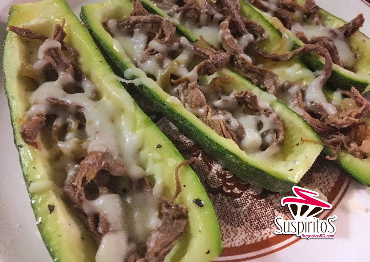 SuspiritosRD's tweet photo. Canoas de zucchini o calabacín rellenas de ropa vieja con derretido de queso mozzarella
🔹#foodlover #foodie #receta #recipe #foodblogger #supiritosrd #reposteriasrd #pasteleriard #blog #recetas #blogderecetas #zucchini #calabacin #canoa #queso #mozzarella #ropavieja #res https://t.co/rSfzuYzQ3q