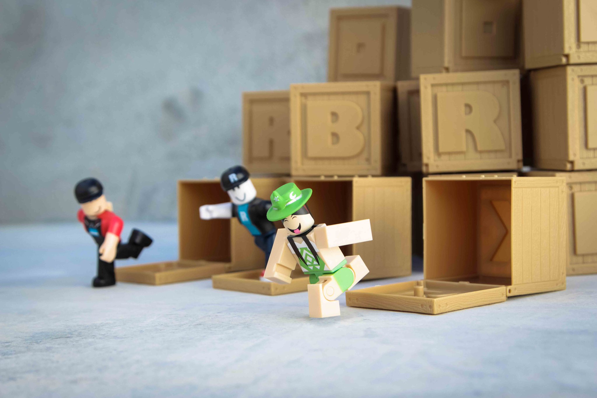 Roblox игрушки из игр. Роблокс боксы игрушка. Игрушки роблокс фигурки. Игрушки роблокс фигурки. Box world роблокс.