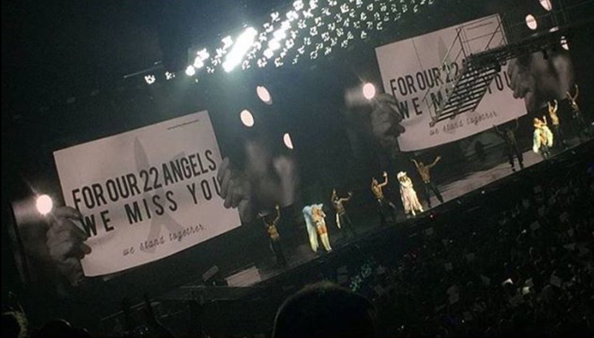 neto_claudimar's tweet photo. Thank you Manchester this brought me tears tonight . Nothing else matter but love the 22 angels will always be in our hearts 😌❤️😌 . #arianagrande #onelove #littlemixtour https://t.co/F9uoTnO8SM