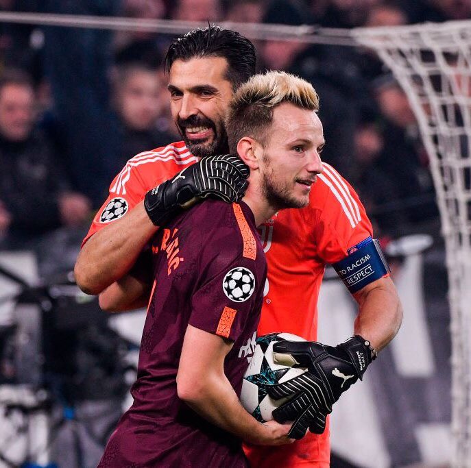 ivanrakitic's tweet photo. Un orgullo poder competir contra ti 👍🙌 Te deseo todo lo mejor. Un abrazo grande, ídolo @gianluigibuffon 
A pleasure to play against you 👍🙌 I wish you all the best. A big hug @gianluigibuffon https://t.co/tJD6UnD59D