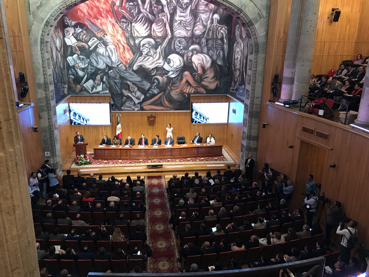 fese_mx's tweet photo. @udg_oficial En estos momentos da inicio la inauguración de #ANUIES2017. Sigue la transmisión #EnVivo: https://t.co/a7KgLCxSvl. Presentes nuestros #LAF2017 y #CE2016 https://t.co/8b5un7Exil