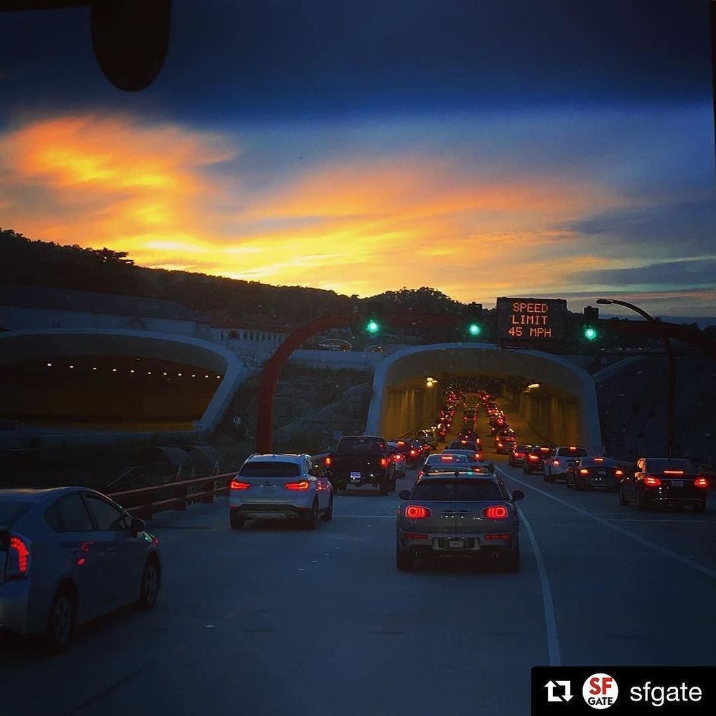 marciojmsilva's tweet image. #Repost @sfgate (@get_repost)
・・・
Here's hoping you caught tonight's pretty sunset and also didn't catch any traffic. Or would that have been impossible? 🤔 #hellosunset #hellotraffic #eveningcommute #sanfrancisco 📷: @mullin_around ift.tt/2iJ92BJ