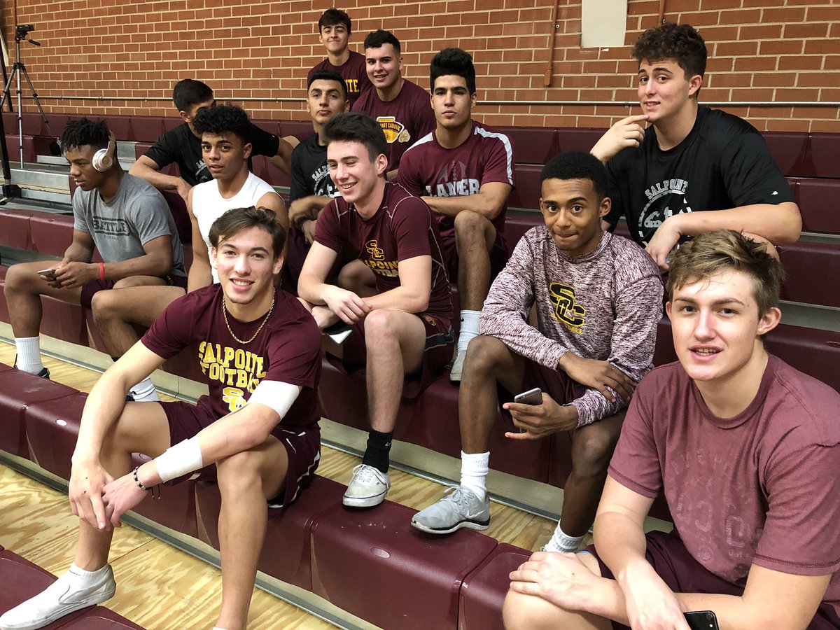 PuebloAthletics's tweet photo. #PuebloBoysBasketball up 37-36 over #Cholla in overtime with the ball. 2:32 to go. Look who’s here enjoying the action. Good look 🏈 Lancers!#LancerTipOffClassic https://t.co/66W9jMsWTl