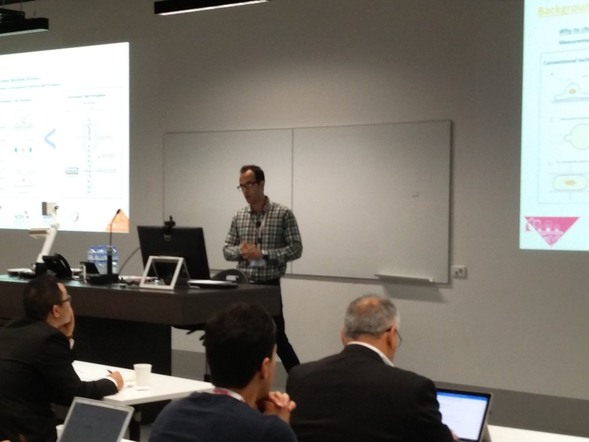 TomEddershaw's tweet photo. #makeandmeasure2017
@Nanomelb user, Arman Namvar presents his microfluidics work. https://t.co/b59ZuyMGkS