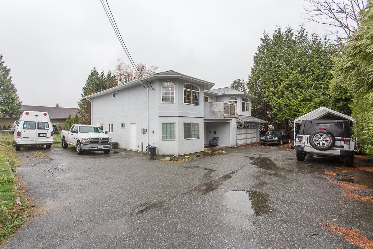 CumminsRealtor's tweet photo. New Listing! $750,000
Open House November 25 &amp; 26 1-3pm
7675 Cedar Street, @Mission_BC 
#largefamilyhome #michelecummins #1realtor #fraservalley  #newlisting #amenities #realestate https://t.co/jv8bSxfh8v