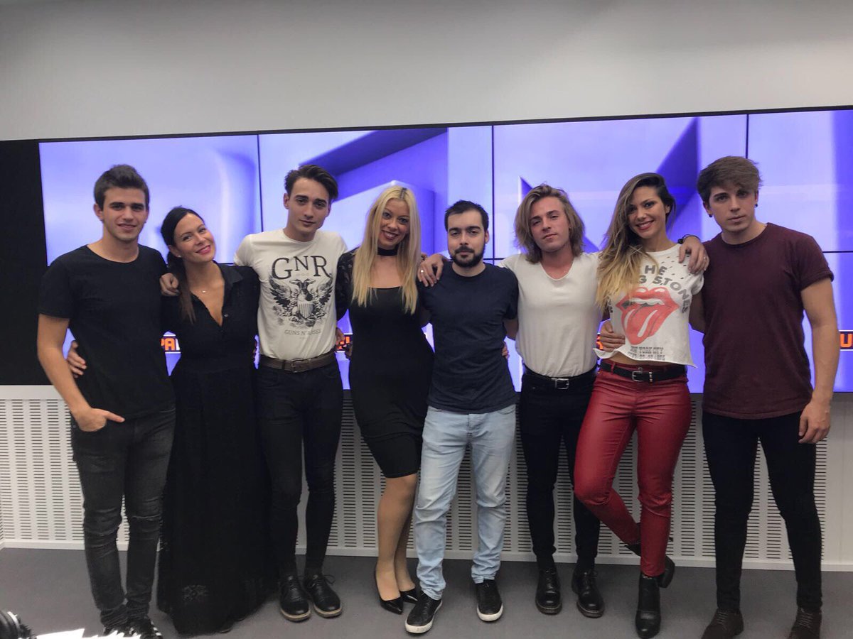 ponteaprueba's tweet photo. Buenas noches amorcitos!❤️ Mañana volvemos con @pablo Guerola @SaraGL84 @SusanaPereztv @Mar_Montoro y... ellos no @somosENDER pero cuando quieran esta es su casa 💋 🔴 #Pap380 #PODCAST ◀️ 🔊 https://t.co/tSpeE2SEV1