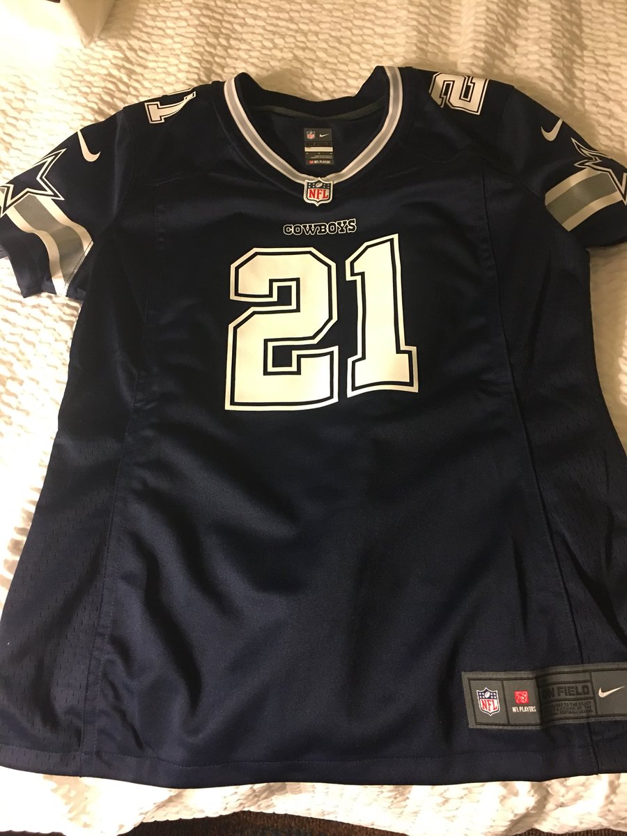 bak2ya's tweet photo. New DC jersey for my birthday! 💙 Can’t wait to see the Boys play tomorrow! ⭐️@EzekielElliott @dallascowboys https://t.co/qufEMP2aYV