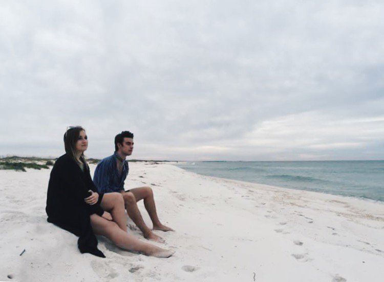 ReignBandMusic's tweet photo. Thank you so much to the Frank Brown Songwriter’s Festival + Florabama for having us this weekend! Also thank you to our talented friend, @kyleneach for learning our set + heading down to the beach within 48 hours notice. We had the best time + are so grateful https://t.co/bzX6NcfLyX