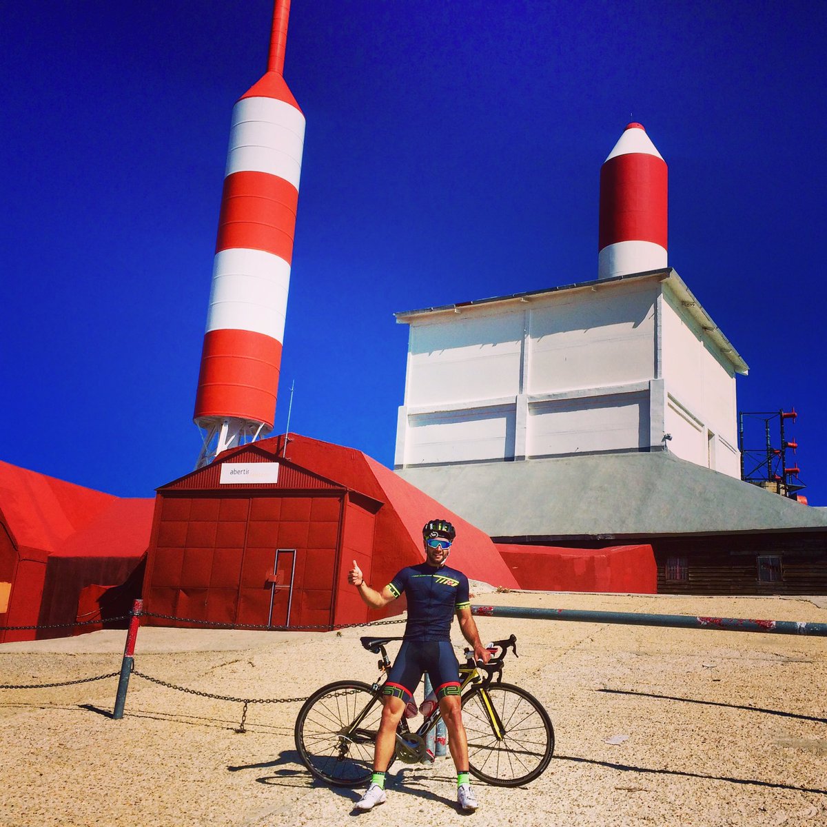 Miguel_Garcia_P's tweet photo. 🔝🌍 
#boladelmundo #puertaco #miguelicopuertos #pavivirasimejornomorirse #goodtimes #finalvueltaespaña2012 #durodecojones #ciclismoepico https://t.co/WNg8N3Hxb2